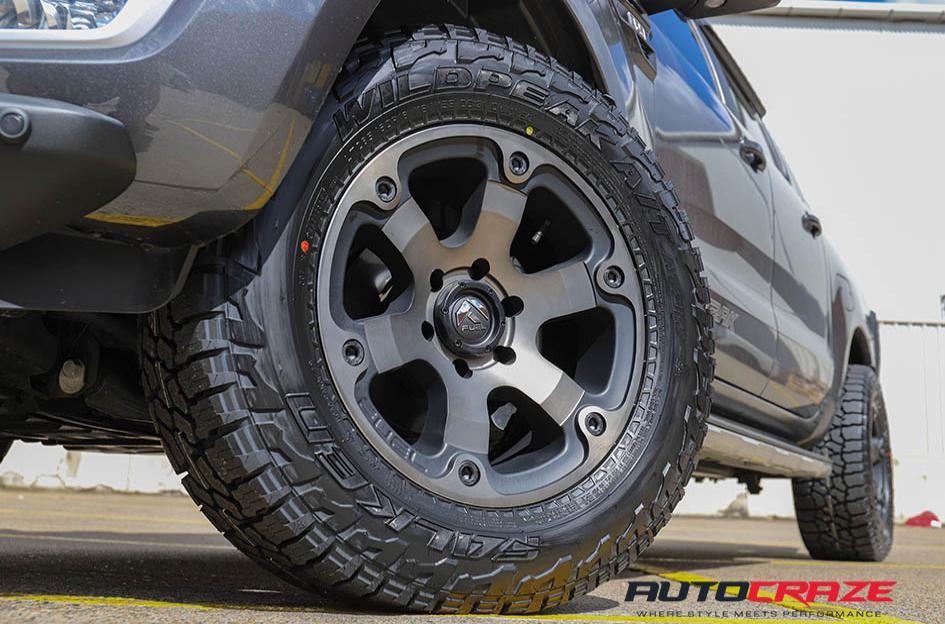 FORD RANGER VAPOR BLACK MACHINED WITH DARK TINT